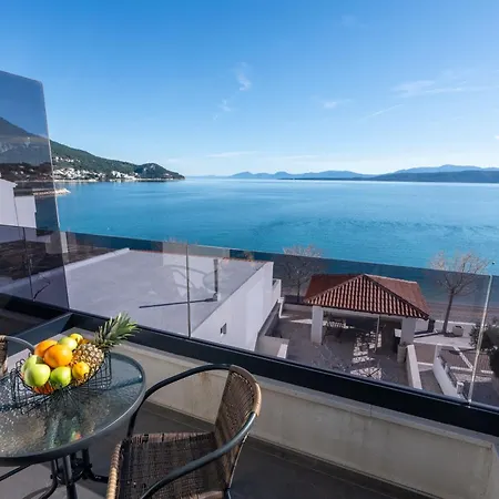 Wind Rose Bura-beachfront Apartamento Igrane