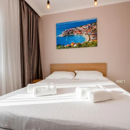 Wind Rose Bura-beachfront Apartamento