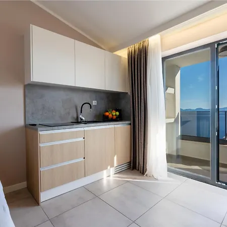 Wind Rose Bura-beachfront Apartamento