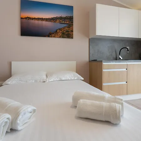 Apartamento Wind Rose Bura-beachfront