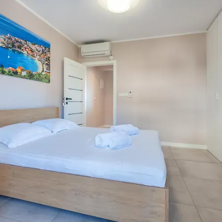 Apartamento Wind Rose Bura-beachfront
