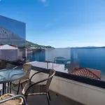 Wind Rose Bura-beachfront Appartement Igrane