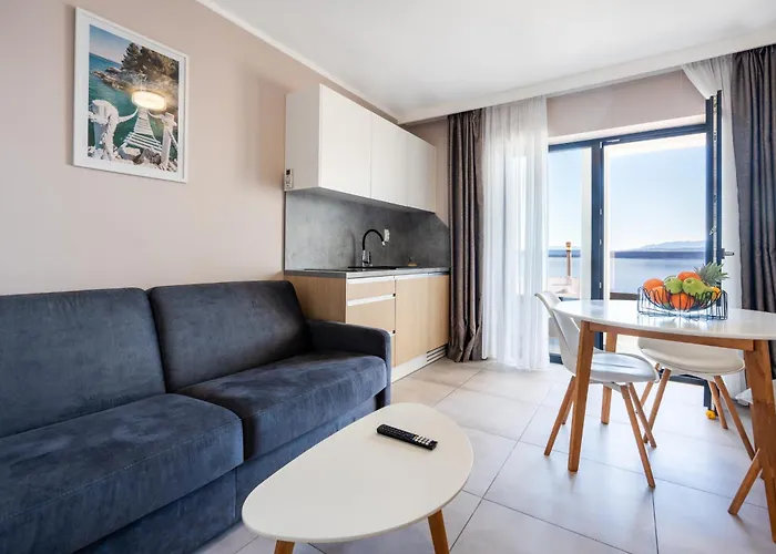 Wind Rose Bura-beachfront Igrane