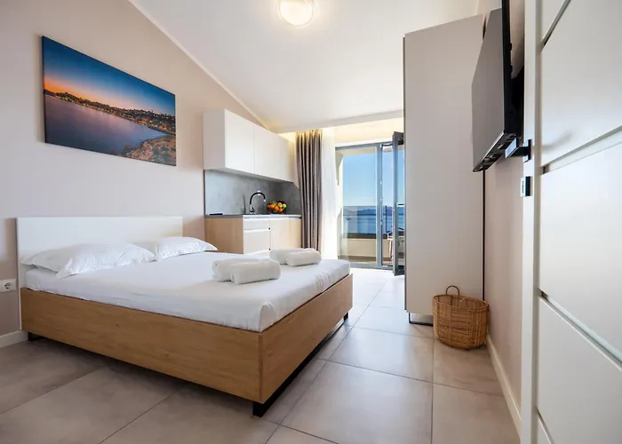 Wind Rose Bura-beachfront